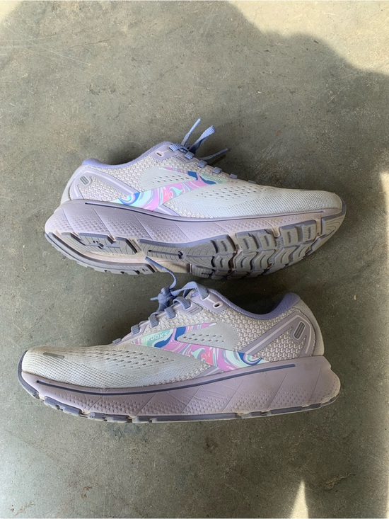 Brooks Shoes - Brooks Women’s Athletic Shoes - Lavender with Pastel Swirl